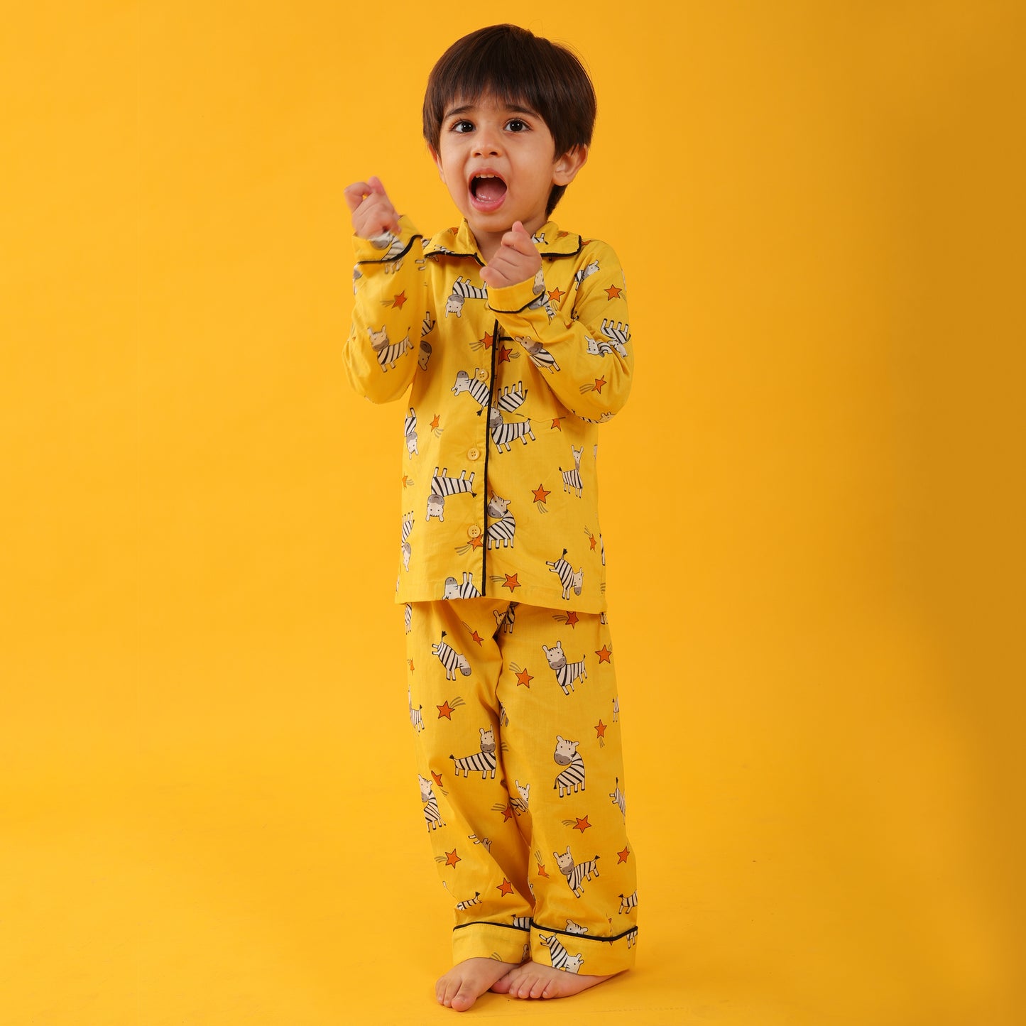 Yellow /Ziraffe Printed Full Sleeves Cotton kids Night Suit Set image 5