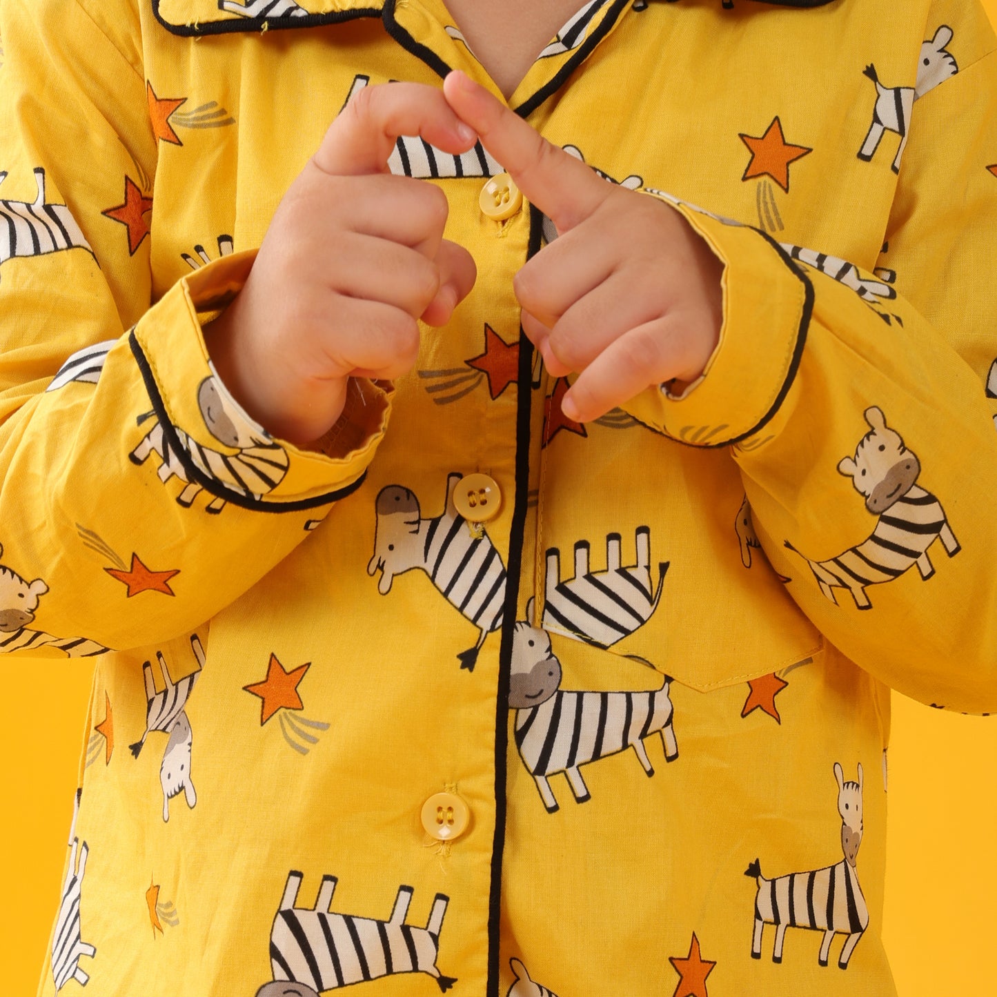 Yellow /Ziraffe Printed Full Sleeves Cotton kids Night Suit Set image 8