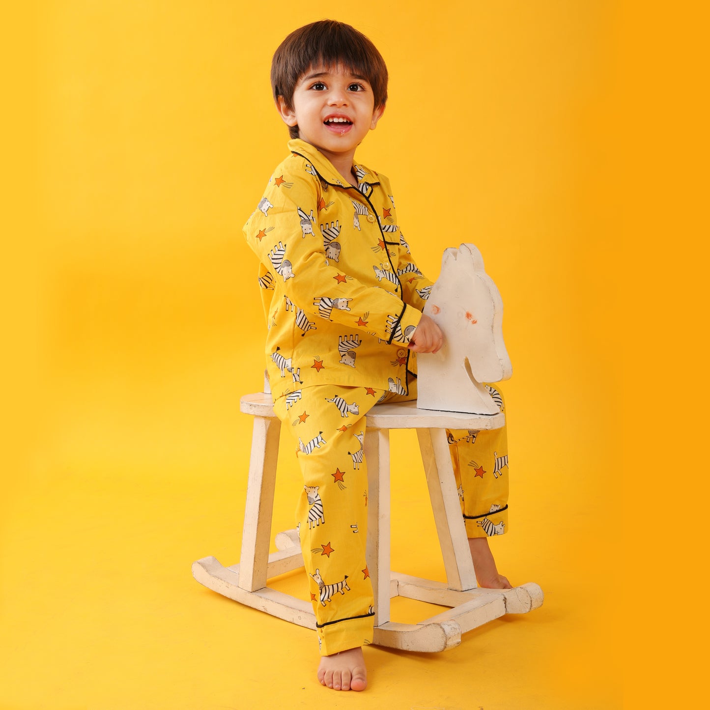 Yellow /Ziraffe Printed Full Sleeves Cotton kids Night Suit Set image 3