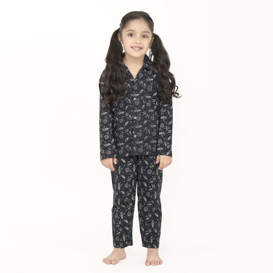 Jam & Sugar Girls Cotton Graphic Printed Full Sleeves Nightsuit - Navy Blue