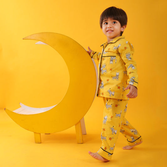 Yellow /Ziraffe Printed Full Sleeves Cotton kids Night Suit Set image 6